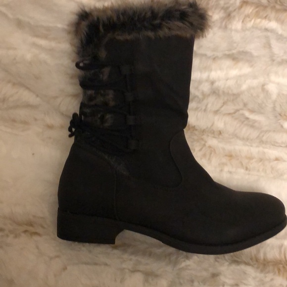TORRID Foux Fur Trimed Lace -Up WW Boots Booties Women Size 7W Black NEW - Picture 7 of 16